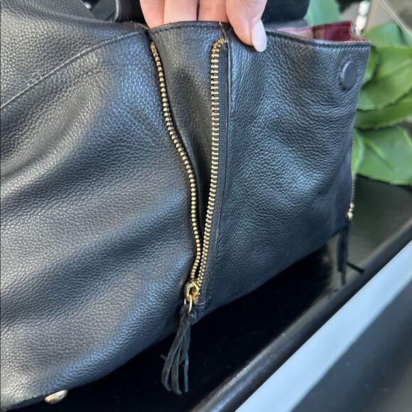 Kooba Genuine Leather  Shoulder Tote Bag, Soft Pebbled  Multi-Pocket Design - Picture 7 of 11